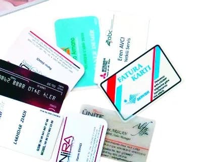 Yaka kartı ve plastik kart